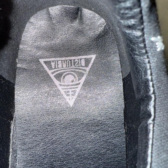 Disturbia men’s trouble graphic low top trainers - Picture 4 of 4